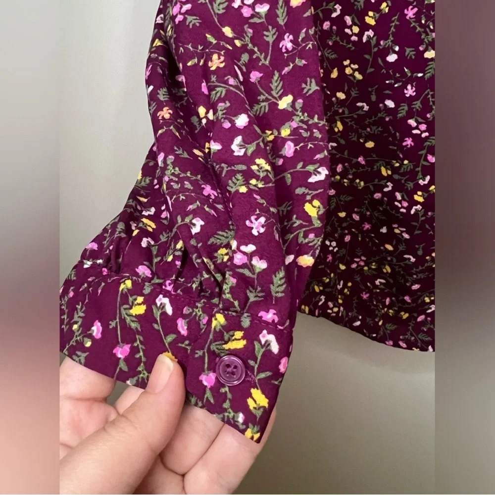 Banana Republic - Tie-Neck Blouse in Berry Wine - Size XS - Picture 3 of 7